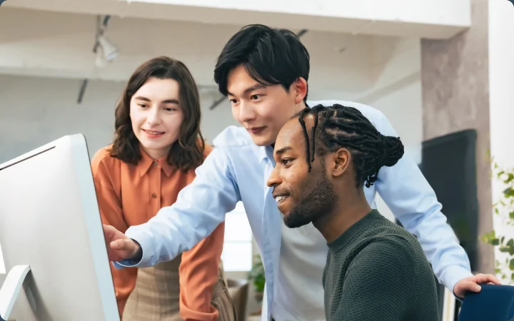 翻訳の精度を、自社の多言語人材が担保