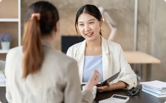 多言語対応のために、新たな設備投資や人員確保が難しい