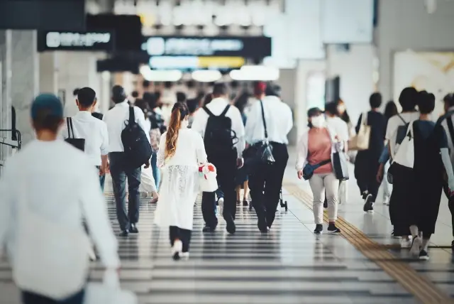 混雑する空港