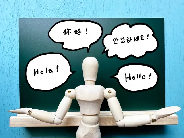 多言語対応している人形とイメージ